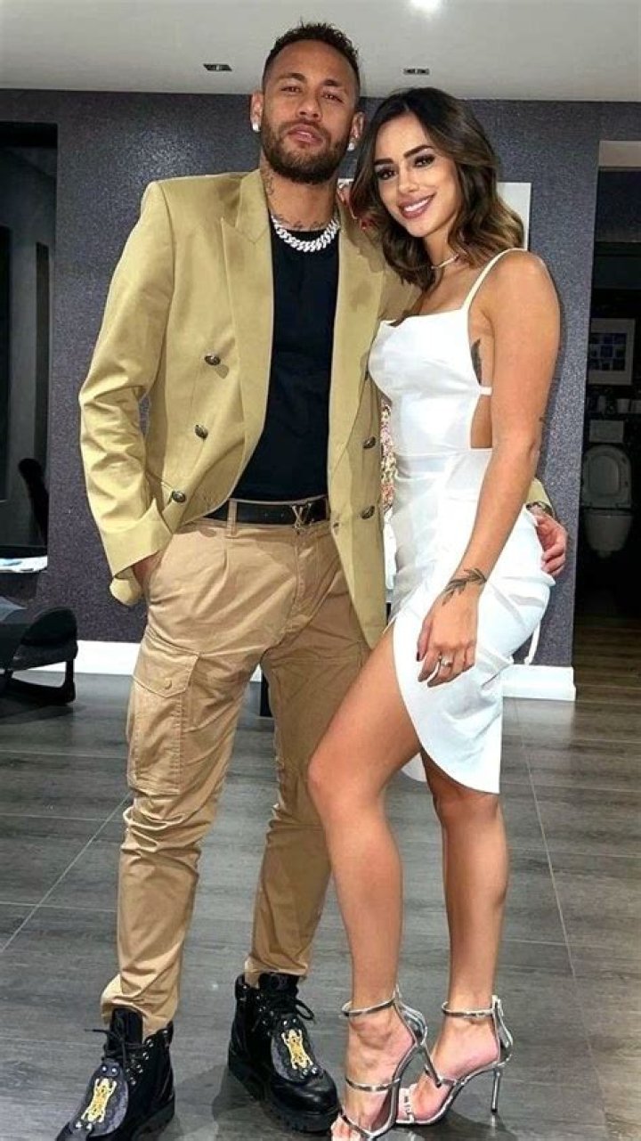 Does Neymar Jr Have A Wife Or Girlfriend? What Is His Height?