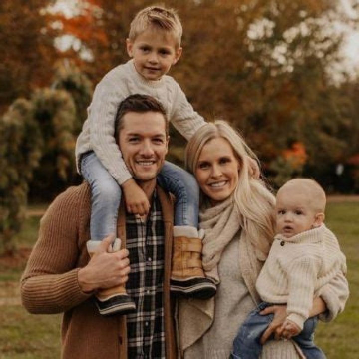 A Look Into Jonathan Bernier And Martine Forget Relationship | Married Life & Kids