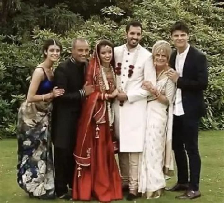 Anya Chalotra Parents: Madan And April Chalotra Family And Ethnicity