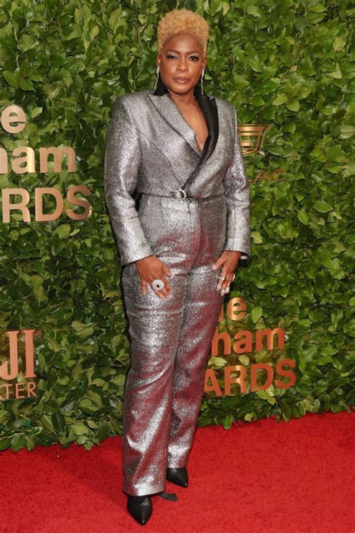 Aunjanue Ellis Weight Gain: Is She Pregnant? Confusion Explained