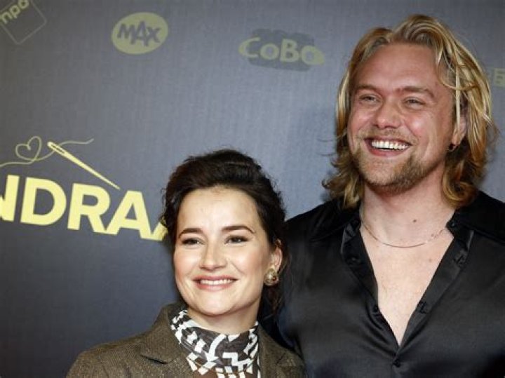 Barbara Sloesen: Boyfriend, net worth, tattoos, smoking & body measurements