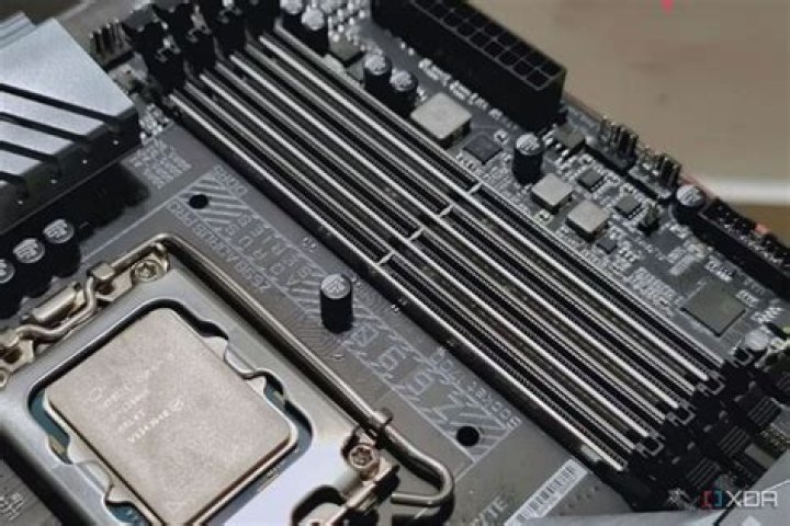 Can you put a ddr5 graphics card on a ddr4 motherboard