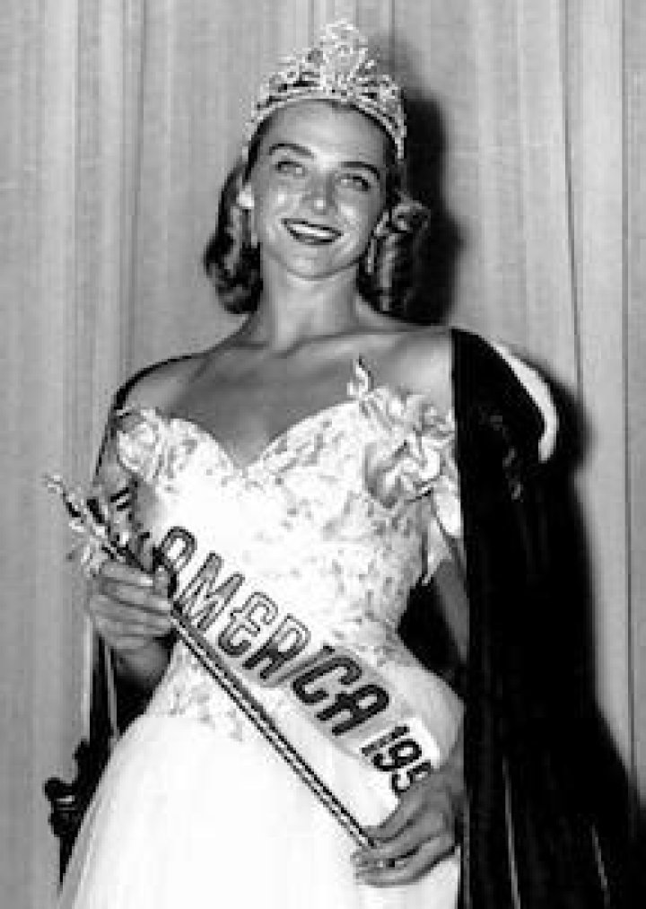 Colleen Kay Hutchins