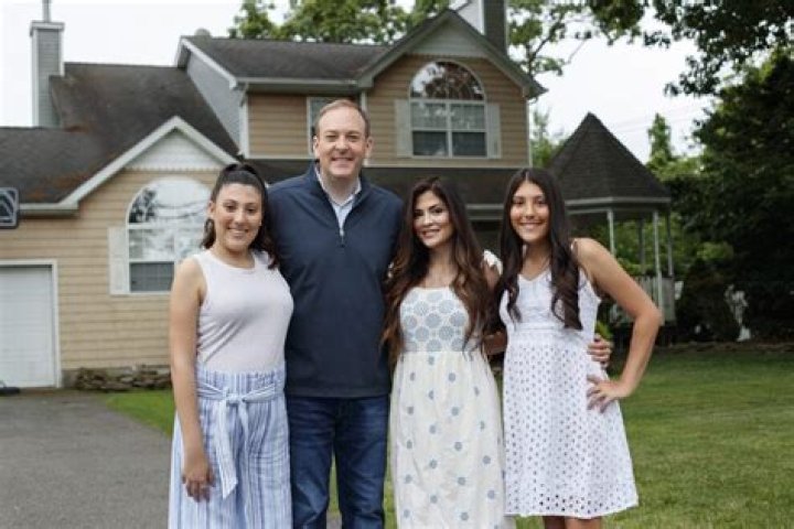 Constantine Maroulis Bio, Wiki, Age, Family, Wife, Movies, Songs and Net Worth