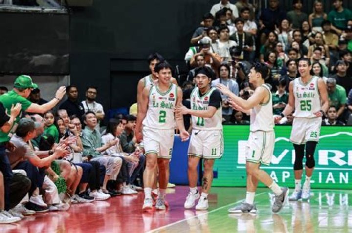 De La Salle Green Archers Player Justine Baltazar Stands At A Towering Height of Around 6 Feet 10 Inches