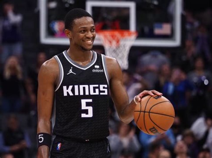 De’Aaron Fox Age, Wikipedia, Biography, Children, Salary, Net Worth, Parents.