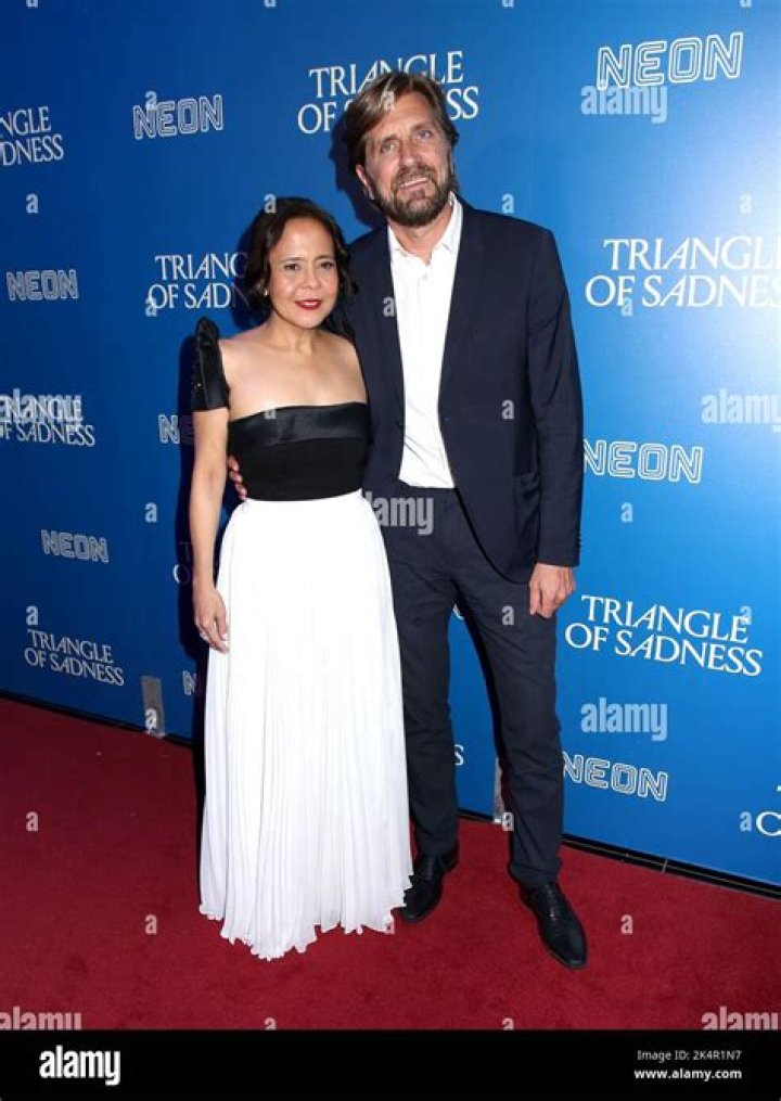 Dolly De Leon Husband | Who Is She Married To | Career And Relationship