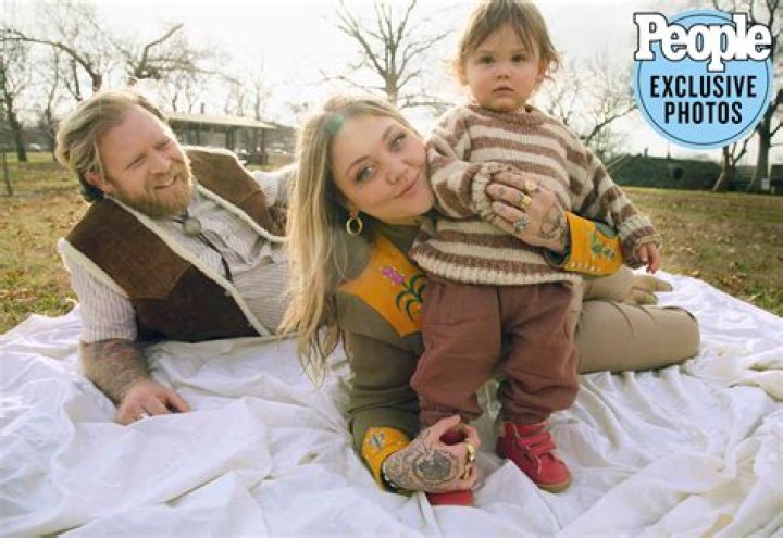 Elle King | Family And Sibilings