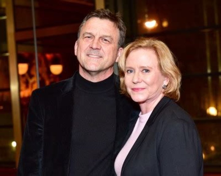 Eve Plumb: Husband, net worth, tattoos, smoking & body measurements