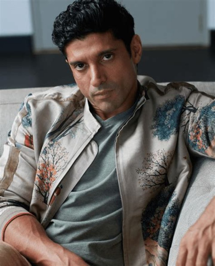 Farhan Akhtar Height, Weight, Net Worth, Age, Birthday, Wikipedia, Who, Instagram, Biography