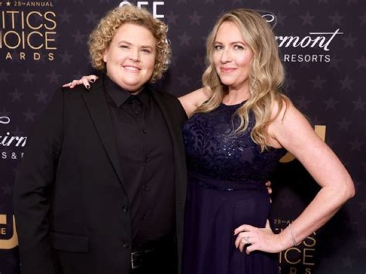 Fortune Feimster: Wife, net worth, tattoos, smoking & body measurements