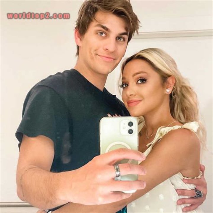 Gabi DeMartino- Wiki, Height, Husband, Net Worth