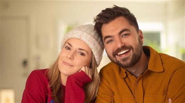 Grace Helbig – Net Worth, Boyfriend and Family Life of The YouTuber