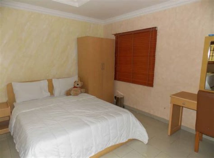 Hamak Hotel, Abule Egba