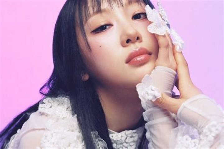Hyunjin (Loona Band Singer) Profile, Age, Height, Weight, Wiki, Measurements, Boyfriend, Bio, Net Worth, Facts