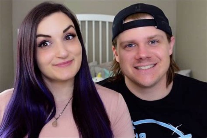 Inside LaurenzSide Life, And Details About Her Husband