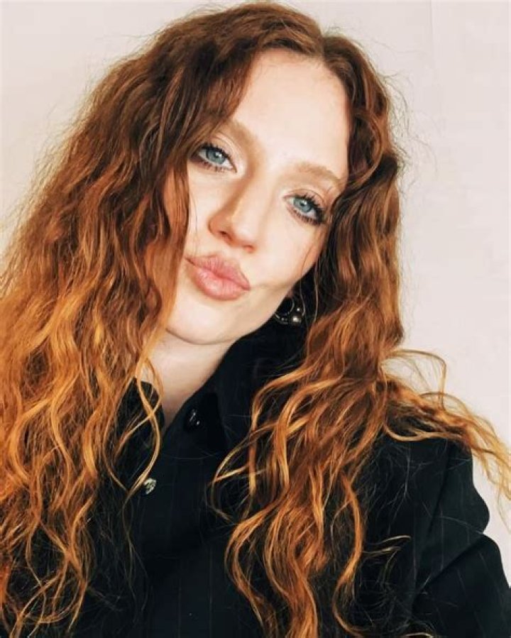 Jess Glynne Bio, Age, Height, Weight, Net Worth, Affair, Life, Ethnicity, Religion, Nationality, Affair, Dating, Wiki