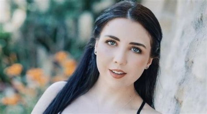 Jessii Vee (YouTube Star) Wiki, Bio, Age, Height, Weight, Measurements, Dating, Net Worth, Facts