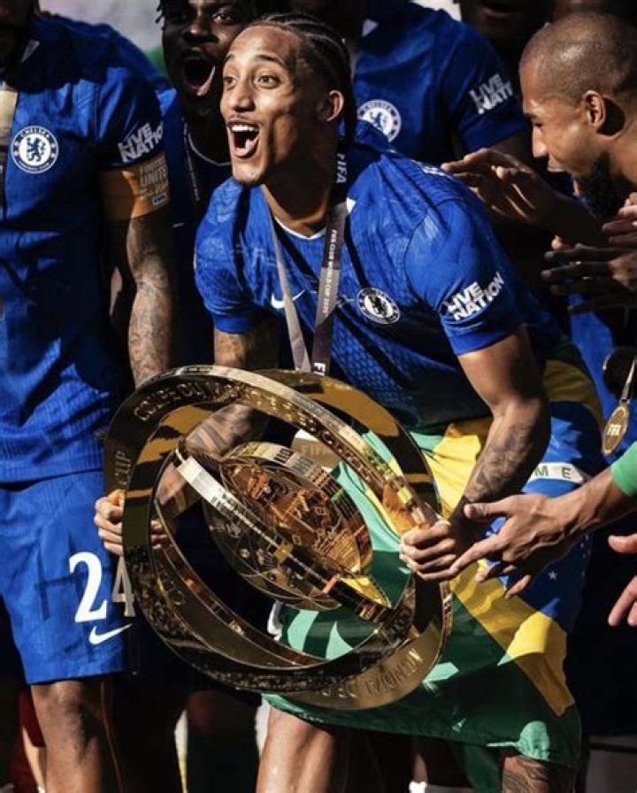 Joao Pedro Salary, Net Worth, Parents, Wiki, Biography, Girlfriend, Age, Height