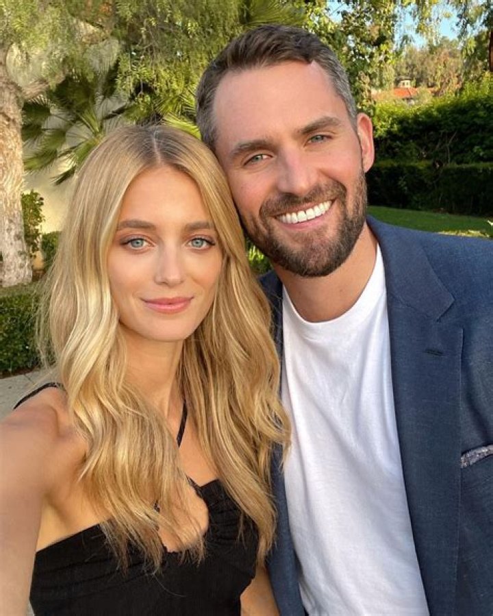 Kate Bock Bio, Wiki, Age, Height, Diet, Kevin Love, Recipes and Instagram