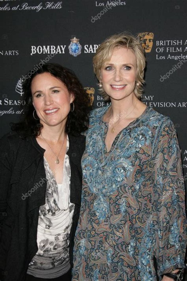 Lara Embry (Psychologist) Jane Lynch’s Ex-Wife, Wiki, Bio, Age and Net Worth.