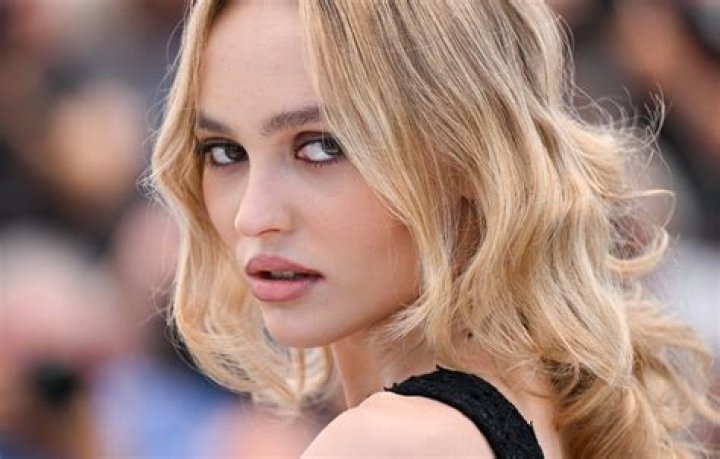 Lily-Rose Depp (Actress) Wiki, Biography, Boyfriend, Net Worth, Height, Weight, Career, Facts
