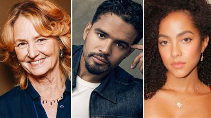 Lou Llobell Age and Wikipedia – Parents Boyfriend and Net Worth