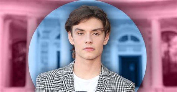 Louis Partridge | Bio, Age, Net Worth, Relationship, Career