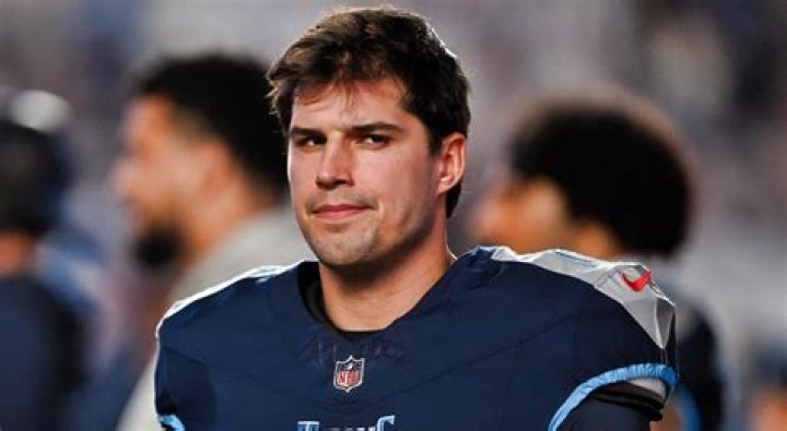 Maya Rudolph: Girlfriend, net worth, tattoos, smoking & body measurements