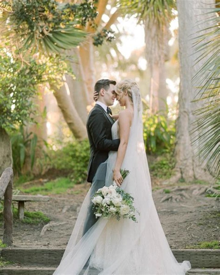 Molly McCook- Bio, Height, Net Worth, Husband, Marriage