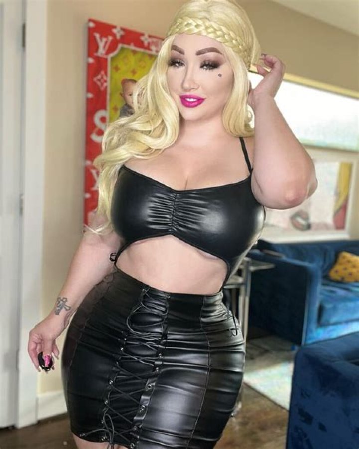 Nancy Sinatra’s net worth, biography, fact, career, awards and life story