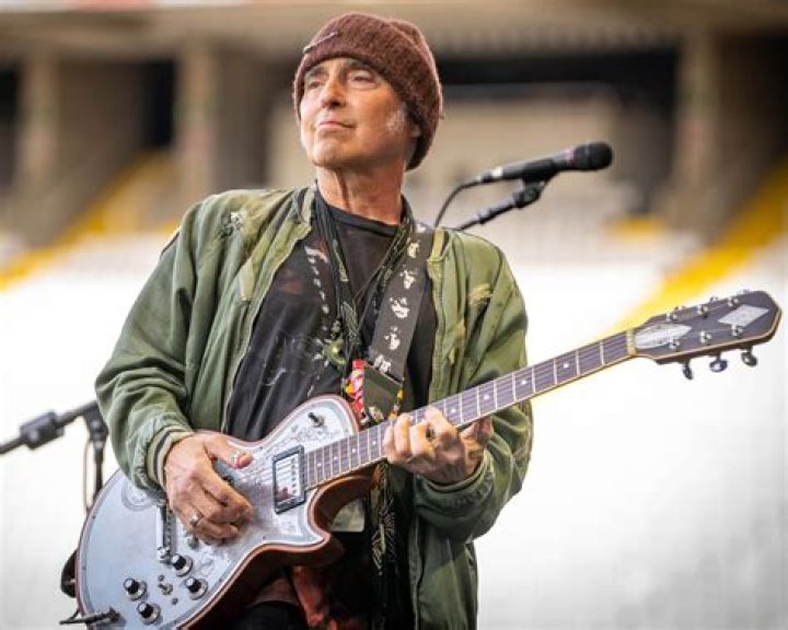 Nils Lofgren