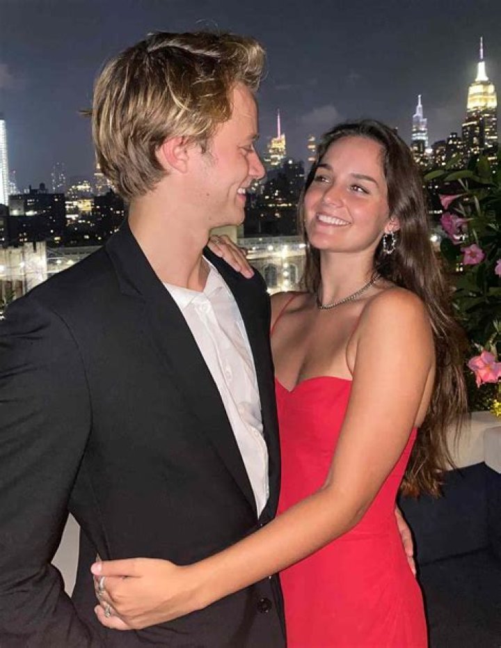 Noah Schnacky’s Exciting Adventure With His Girlfriend