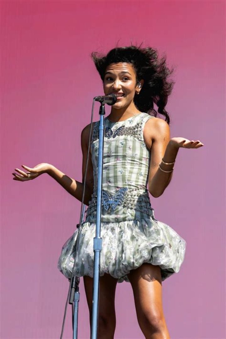 Olivia Dean Net Worth