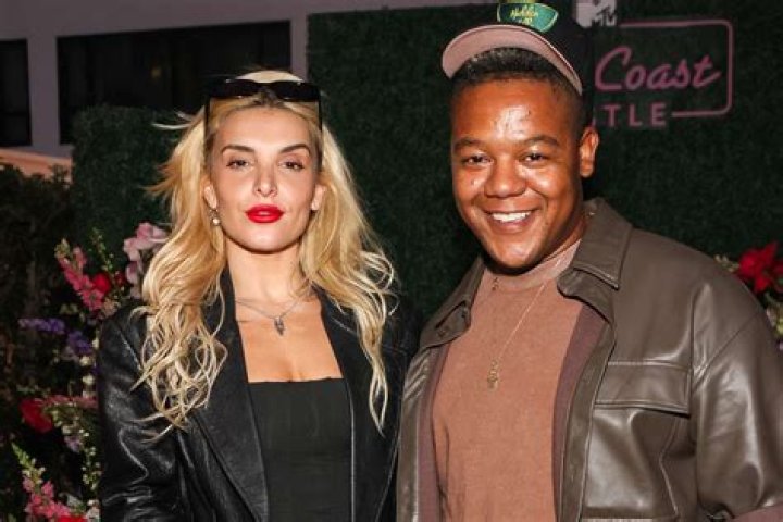 Pat Benatar’s daughter Hana Giraldo Biography: Songs, Age, Boyfriend, Net Worth, Instagram, Parents, Wikipedia