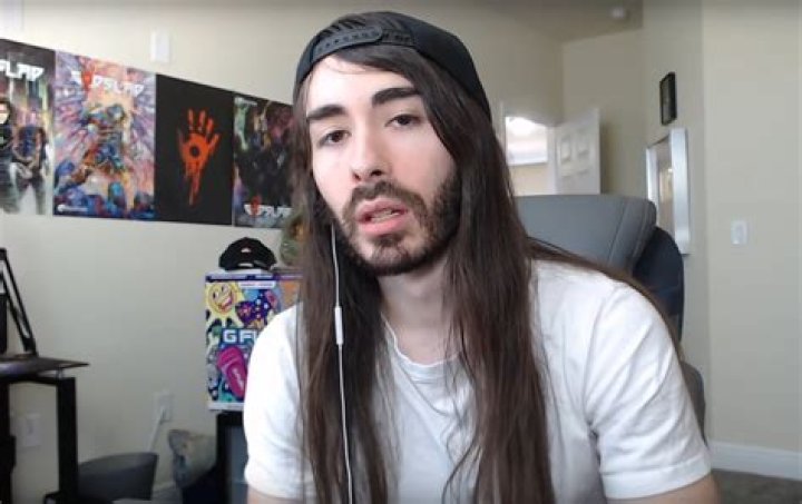 Penguinz0 Net Worth: How Rich is the YouTuber & Streamer?