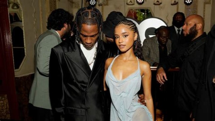 Sarah Bonito- Height, Net Worth, Boyfriend, Dating