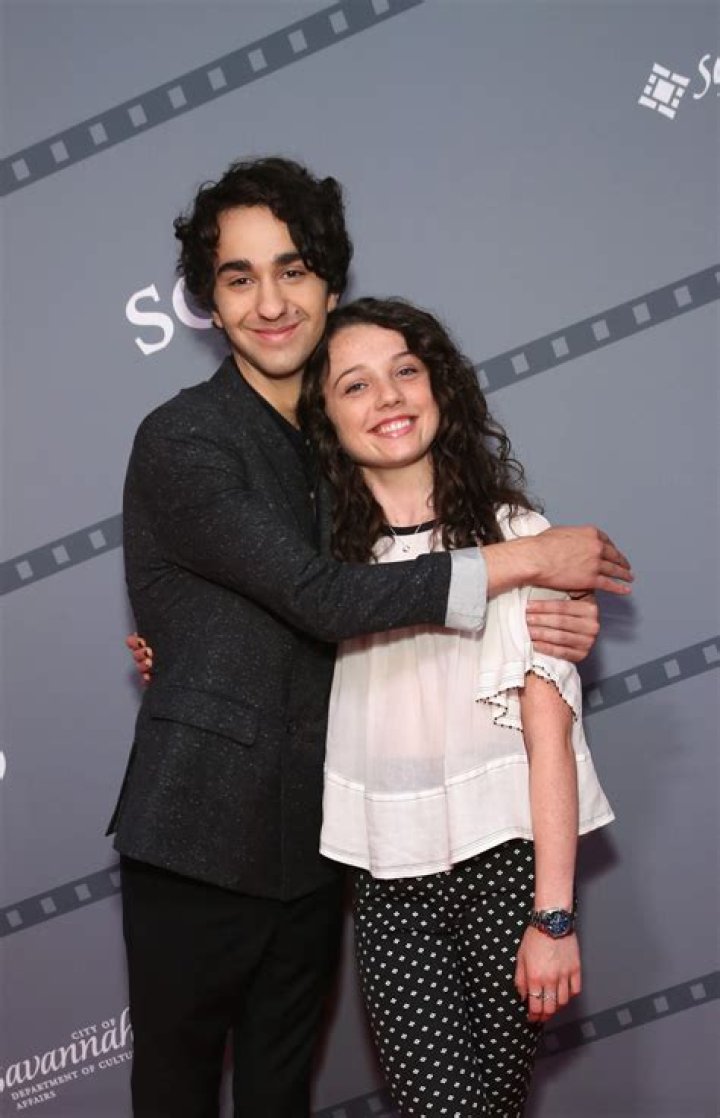 Stefania LaVie Owen-Wiki, Height, Weight, Net Worth, Boyfriend