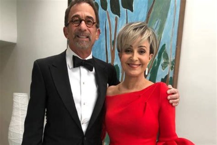 Steven Hartley: Meet Annie Potts’ First Husband