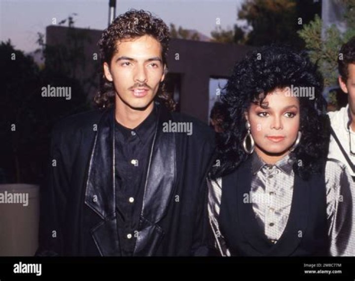 What Happened To Janet Jackson And Rene Elizondo? Divorce History & Relationship Timeline