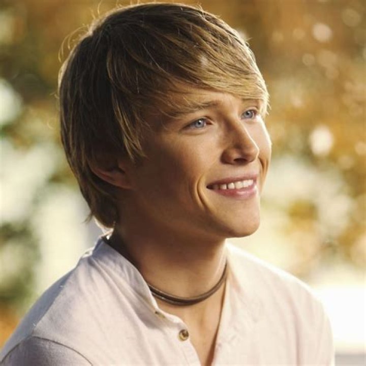 Where is Sterling Knight now? How old was he in Starstruck?