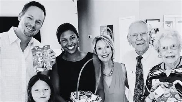 Who Are Mika Kleinschmidt Parents? Thomas McGee And Yolanda Pozzi