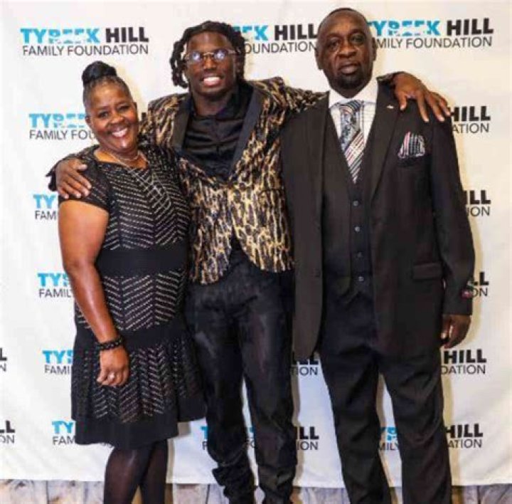 Who Are Tyreek Hill Parents? Meet His Dad Derrick Shaw and Mom Anesha Sanchez
