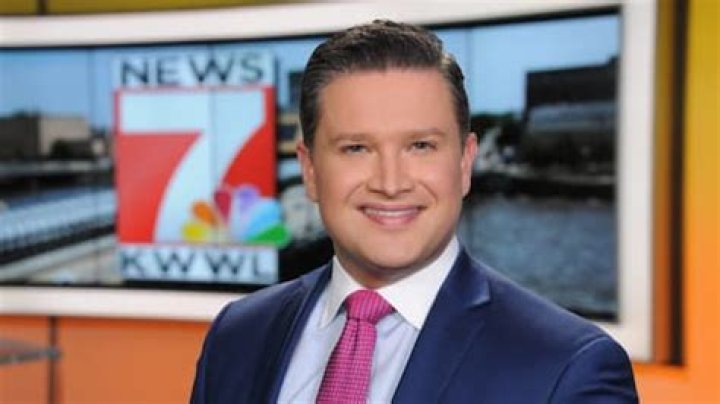Why Do Fans Think Daniel Winn Leaving KWWL ? What Happened To Him & Where Is Co-Anchors Going?