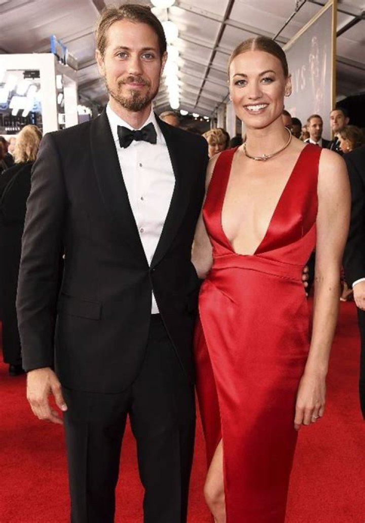 Yvonne Strahovski: Boyfriend, net worth, tattoos, smoking & body measurements