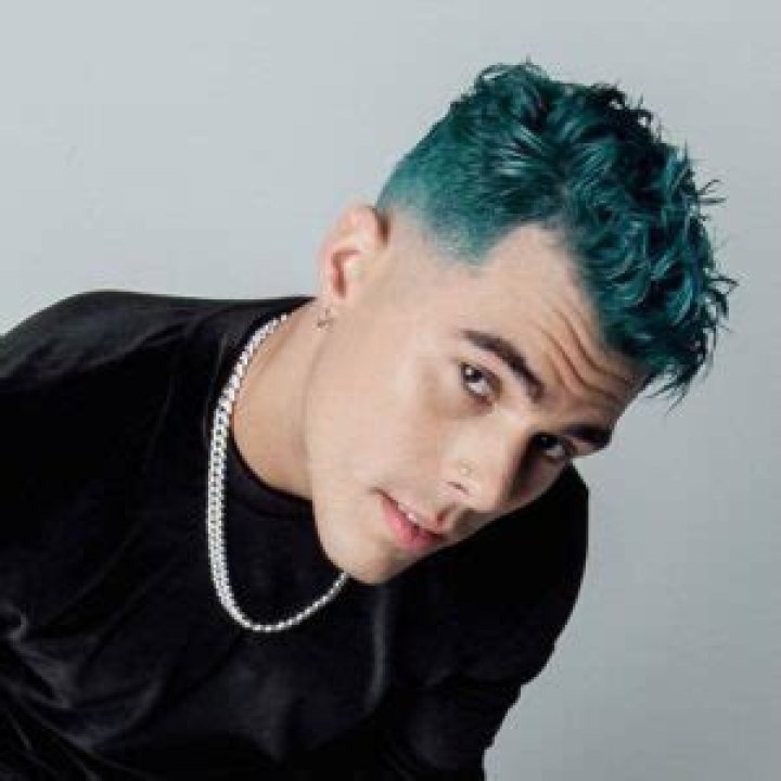 Zabdiel De Jesus Biography: Age, Net Worth, Songs, Wikipedia, Sony Music, Girlfriend, Pictures, Awards